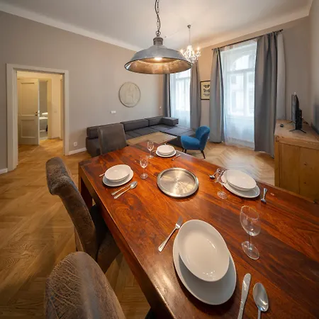 Apartament Downtown - 2 Zborovska *