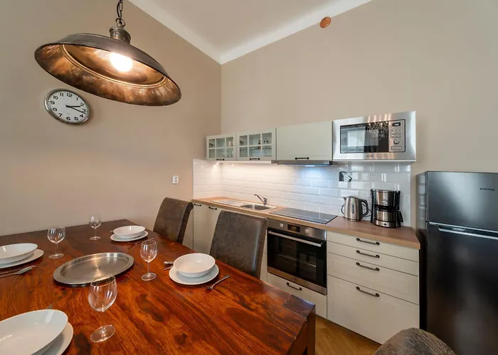 1 Bed Flat - Sleeps 5 - Parking - Wifi